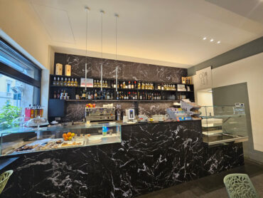 bar via salvini milano